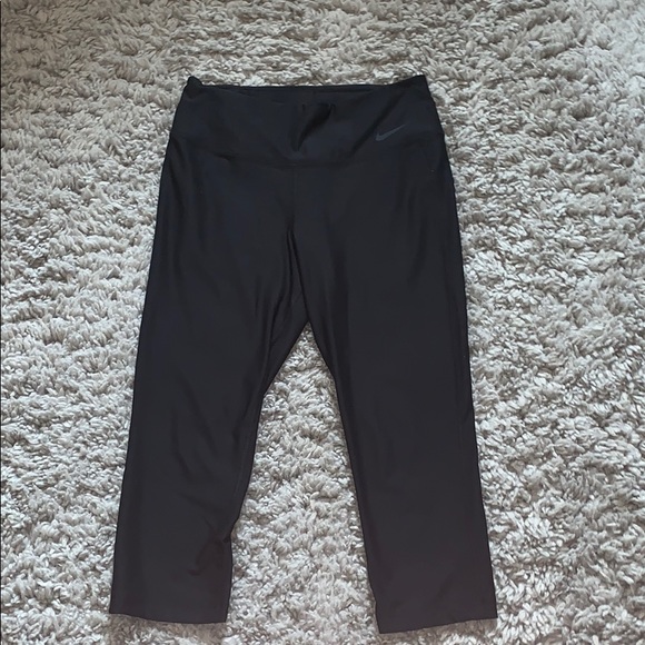 Cropped Nike leggings - Picture 1 of 2